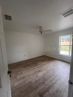 SINGLE CAR GARAGE & LAUNDRY AREA