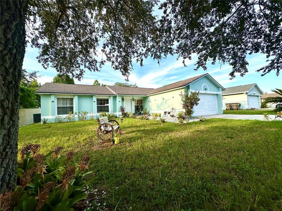 For Sale: $369,500 (3 beds, 2 baths, 1294 Square Feet)