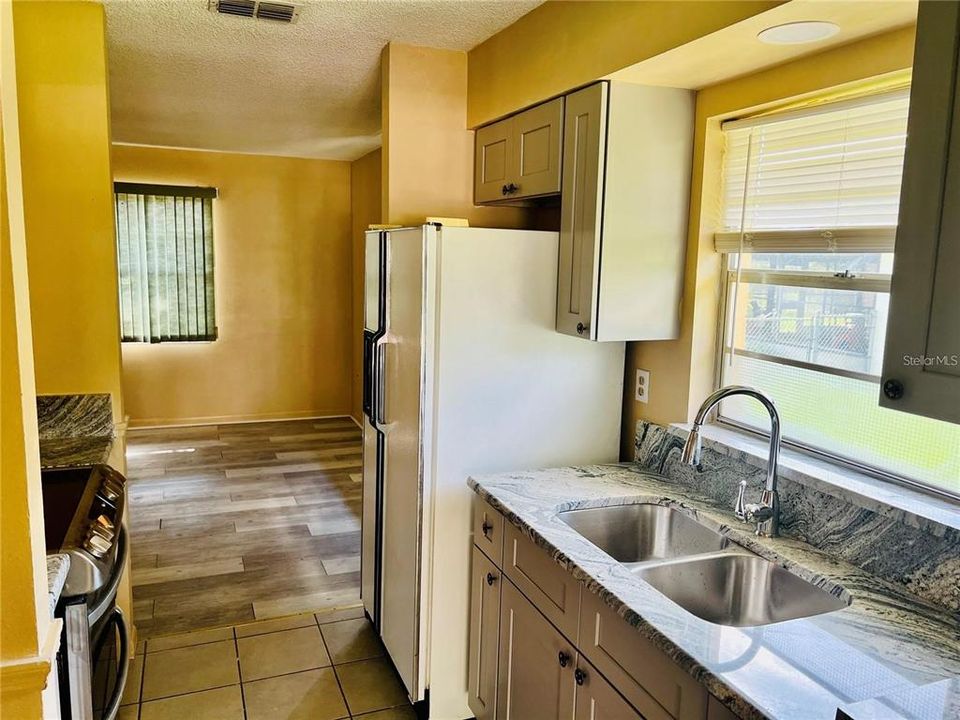 For Rent: $1,900 (3 beds, 2 baths, 1257 Square Feet)