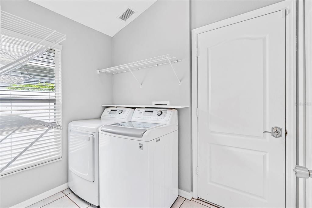 For Sale: $550,000 (4 beds, 2 baths, 2112 Square Feet)