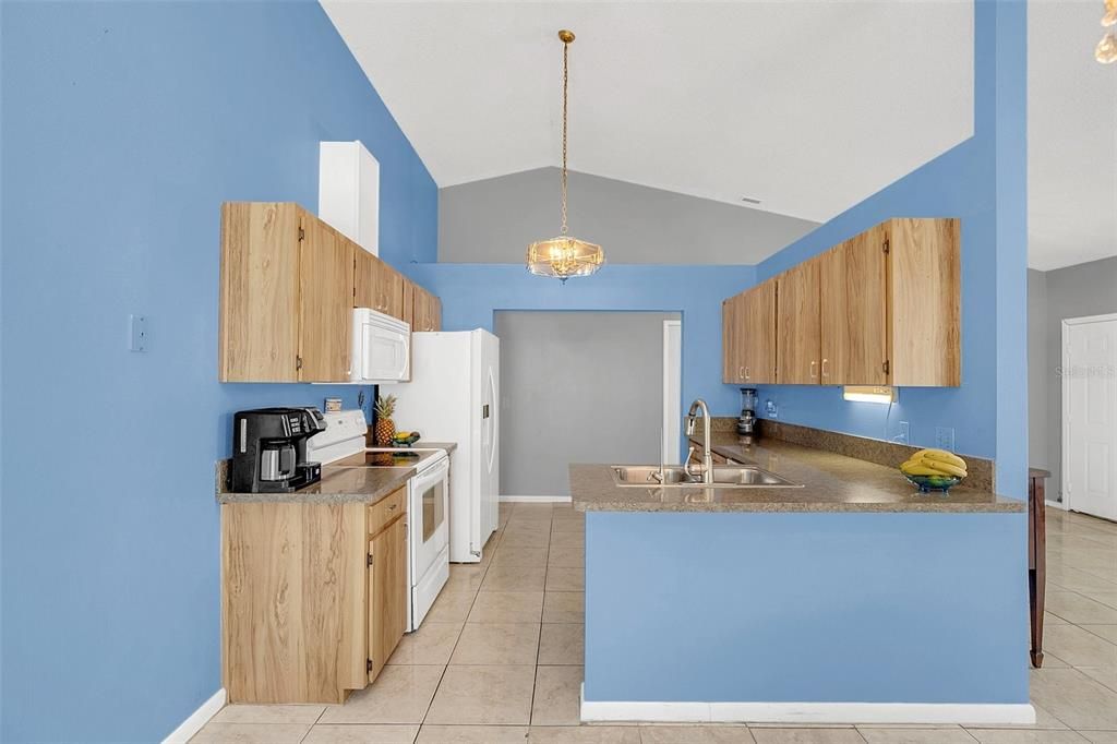 For Sale: $350,000 (3 beds, 2 baths, 1260 Square Feet)
