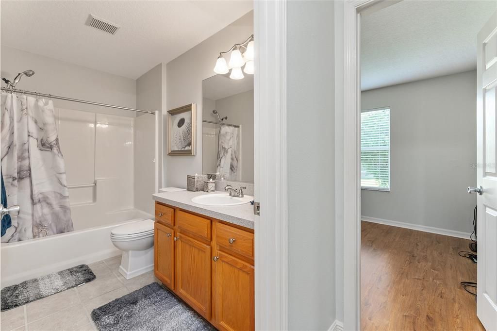 For Sale: $334,900 (2 beds, 2 baths, 1265 Square Feet)