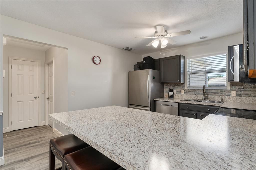 For Sale: $334,900 (2 beds, 2 baths, 1265 Square Feet)