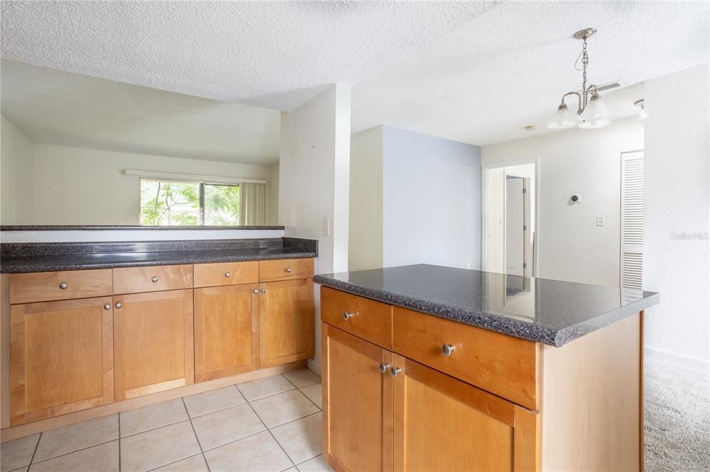 For Sale: $137,500 (1 beds, 1 baths, 760 Square Feet)