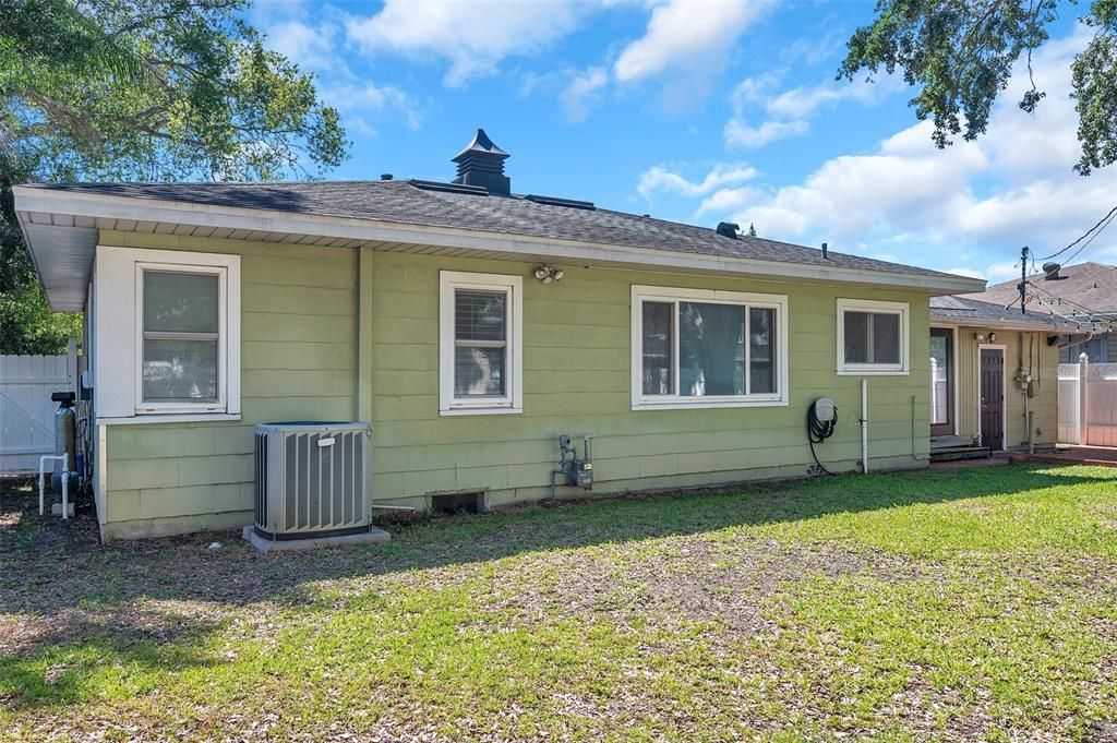 For Sale: $385,000 (3 beds, 1 baths, 1400 Square Feet)