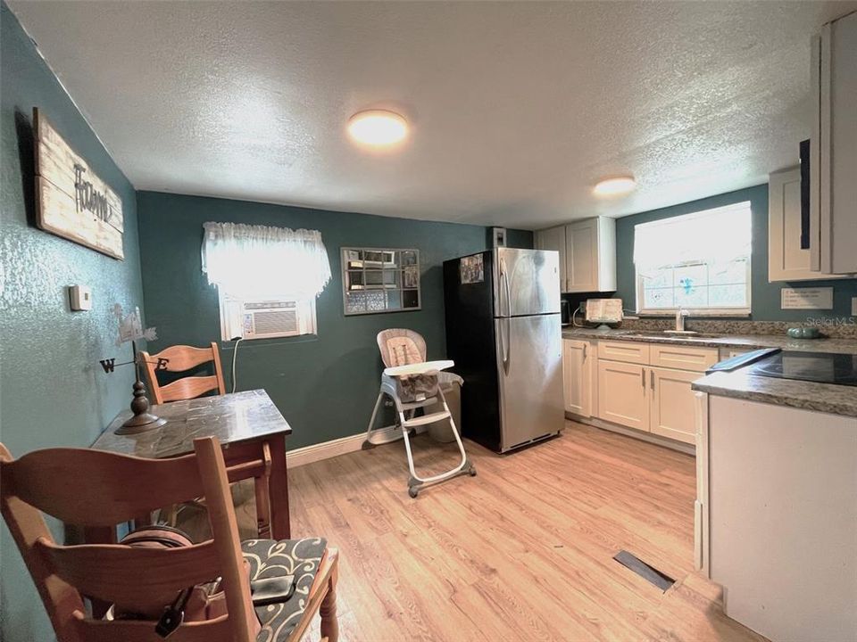 For Sale: $145,000 (2 beds, 2 baths, 550 Square Feet)