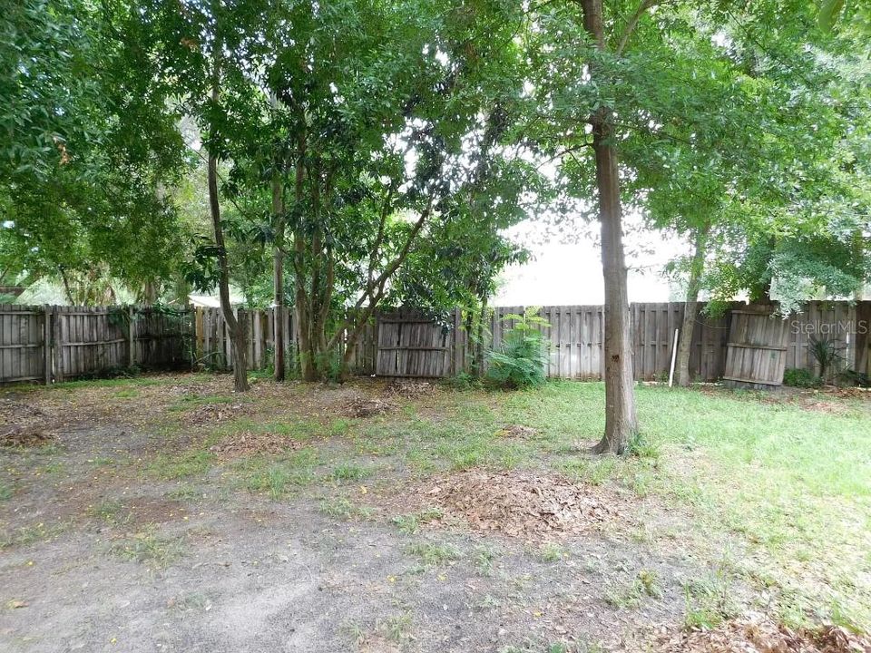 For Sale: $227,500 (4 beds, 2 baths, 1355 Square Feet)