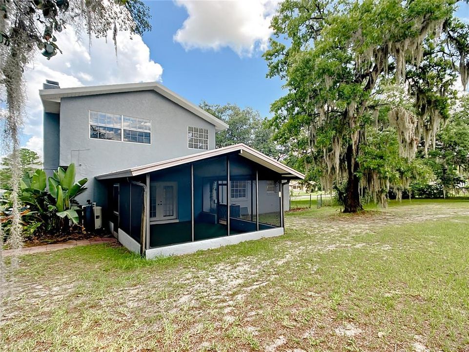 For Sale: $357,000 (3 beds, 2 baths, 1962 Square Feet)