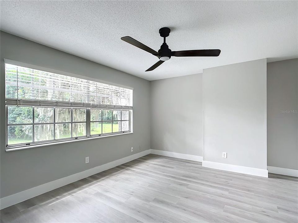 For Sale: $357,000 (3 beds, 2 baths, 1962 Square Feet)