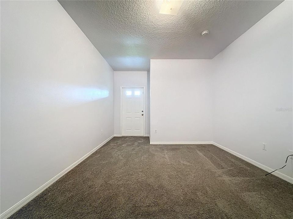 For Rent: $2,200 (3 beds, 2 baths, 1691 Square Feet)