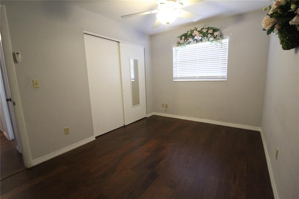 For Sale: $325,000 (3 beds, 1 baths, 1000 Square Feet)