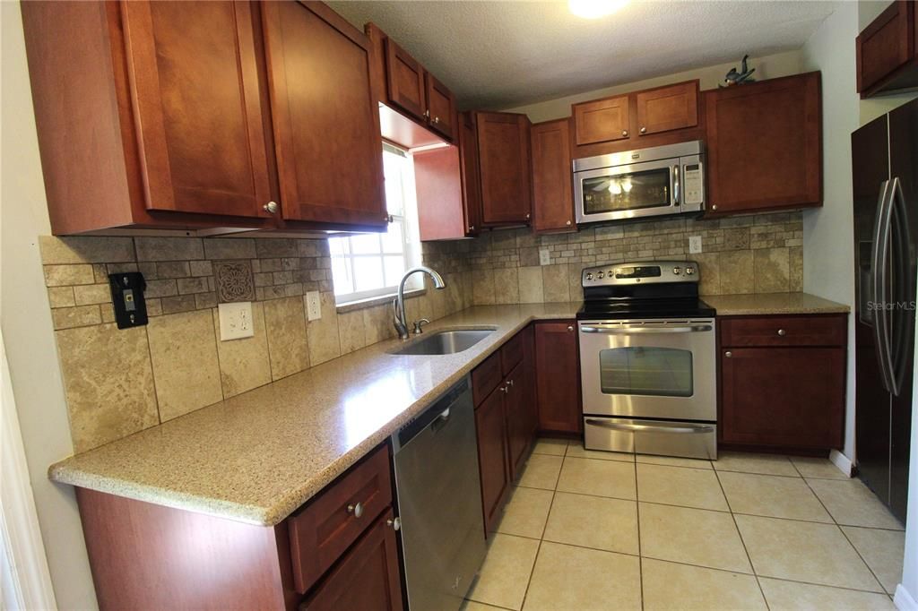 For Sale: $325,000 (3 beds, 1 baths, 1000 Square Feet)