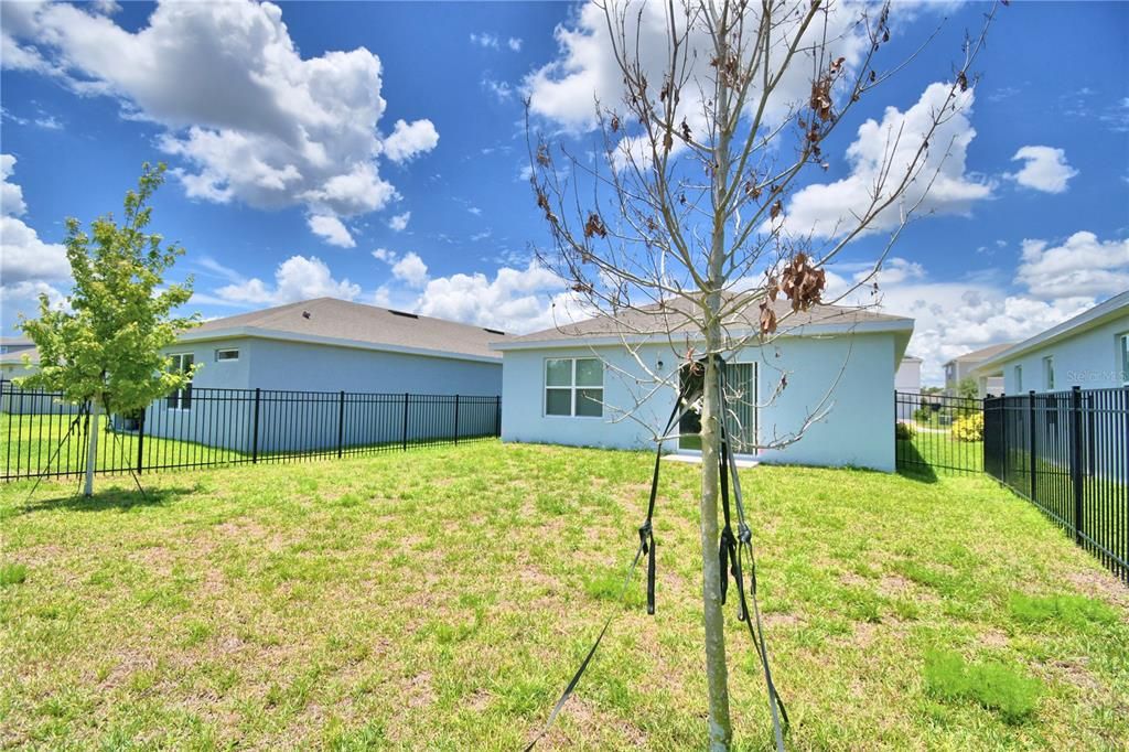 For Sale: $353,000 (3 beds, 2 baths, 1278 Square Feet)