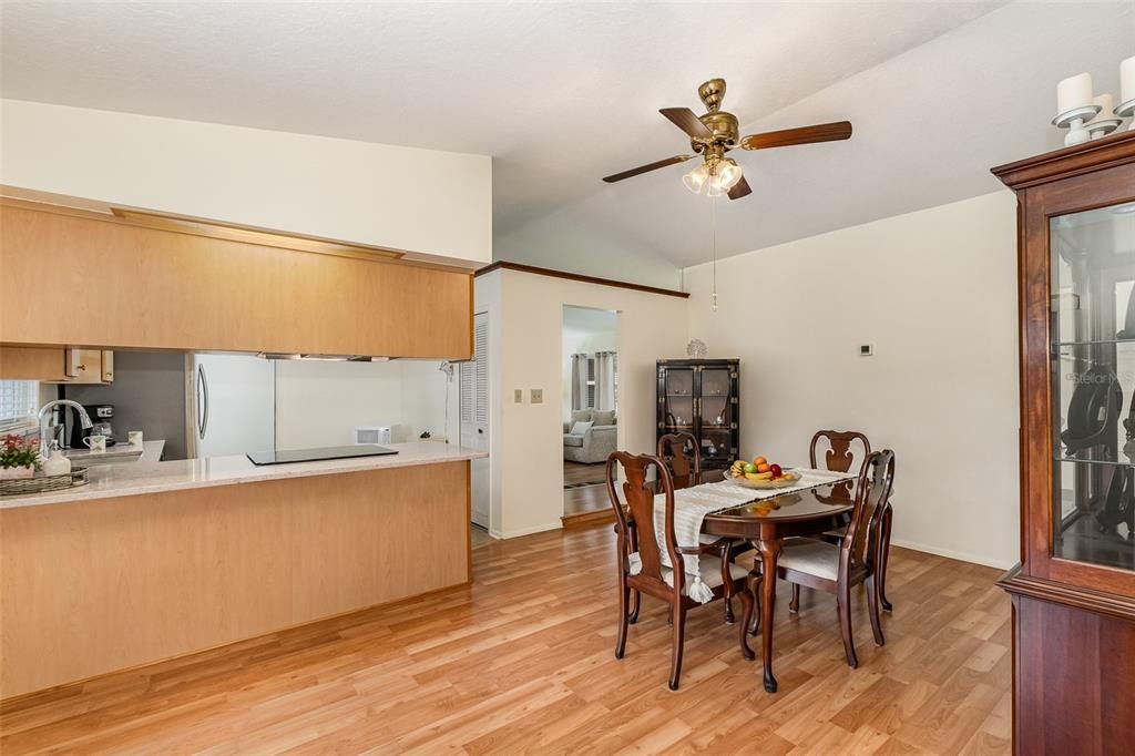 For Sale: $350,000 (3 beds, 2 baths, 1572 Square Feet)