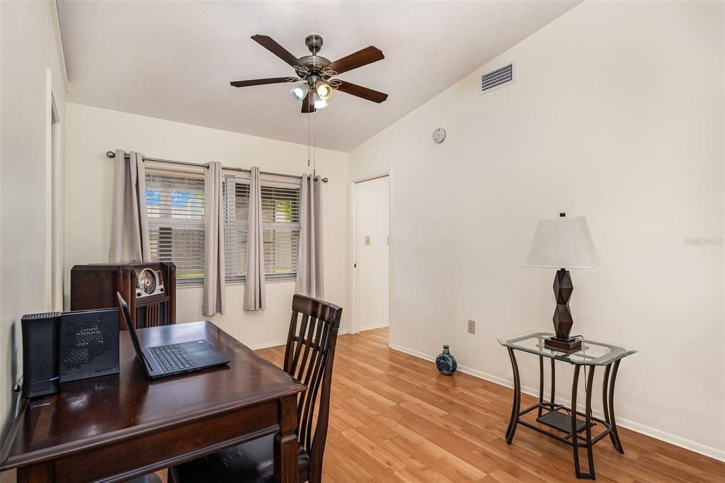 For Sale: $350,000 (3 beds, 2 baths, 1572 Square Feet)