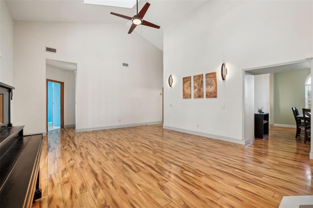 For Sale: $425,000 (4 beds, 2 baths, 2133 Square Feet)