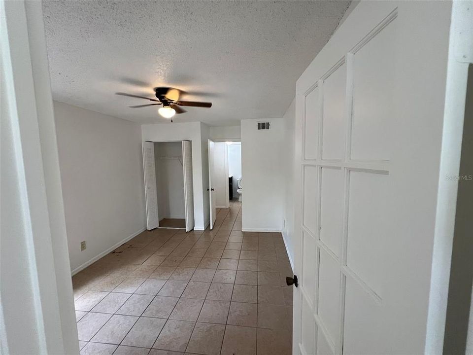 For Rent: $1,450 (2 beds, 1 baths, 934 Square Feet)