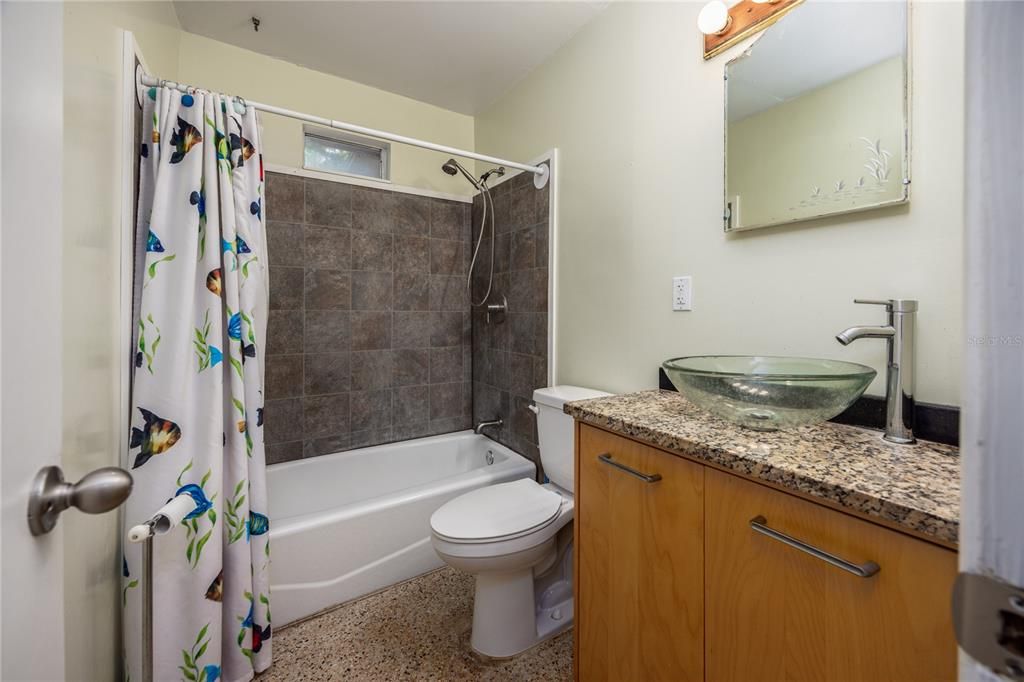 For Sale: $200,000 (3 beds, 1 baths, 1218 Square Feet)