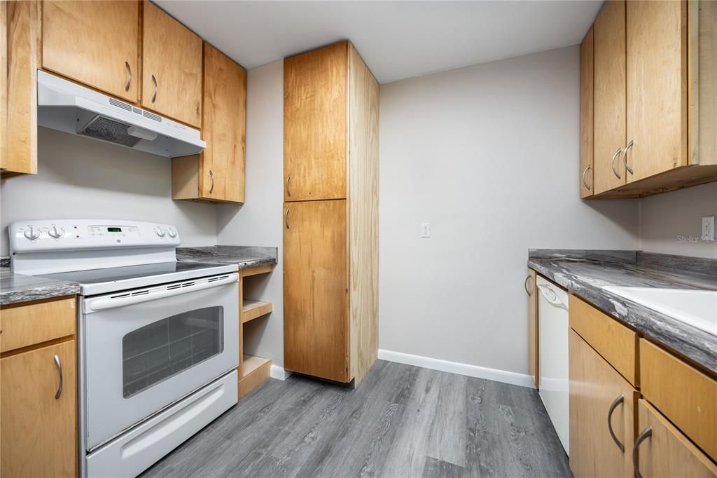 For Sale: $200,000 (3 beds, 1 baths, 1218 Square Feet)