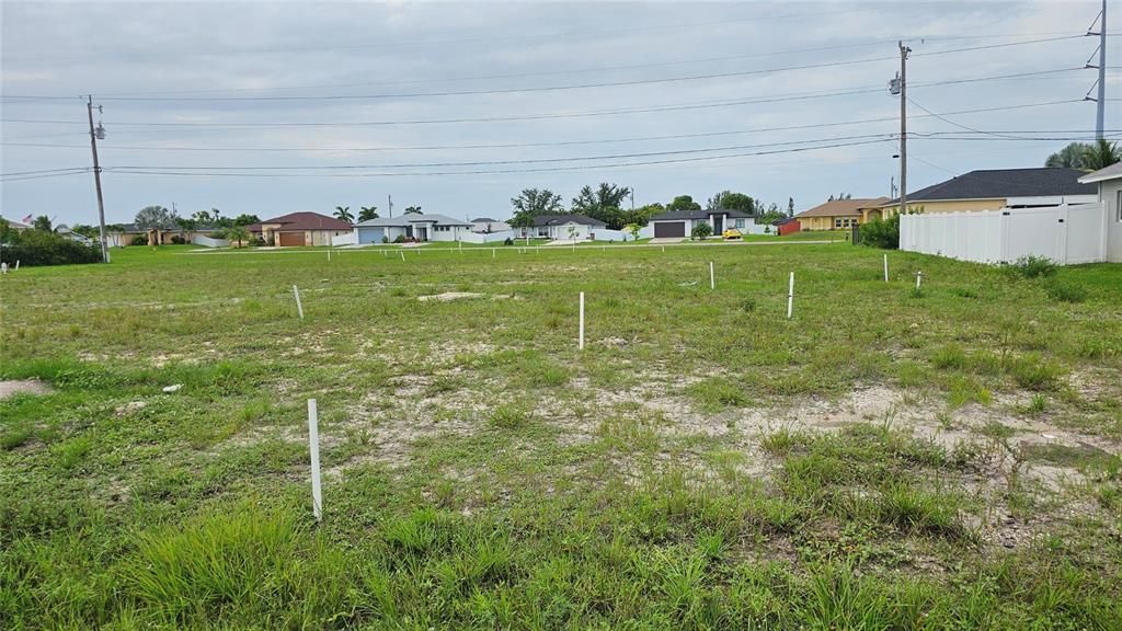 Activo con contrato: $75,000 (0.23 acres)