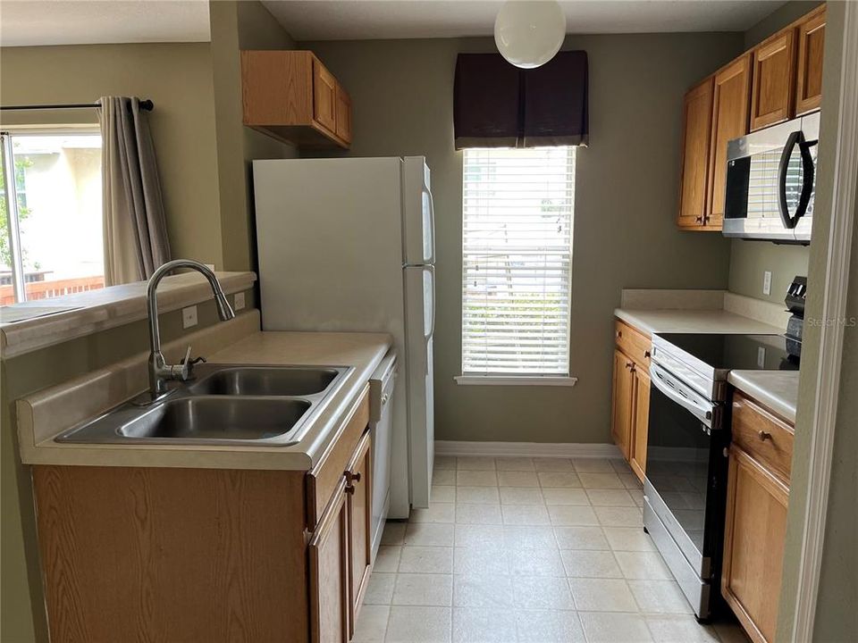 For Rent: $1,850 (3 beds, 2 baths, 1771 Square Feet)