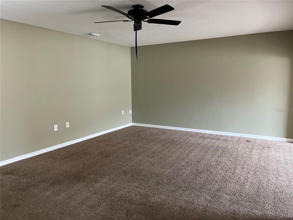 Living/Great Room with ceiling fan