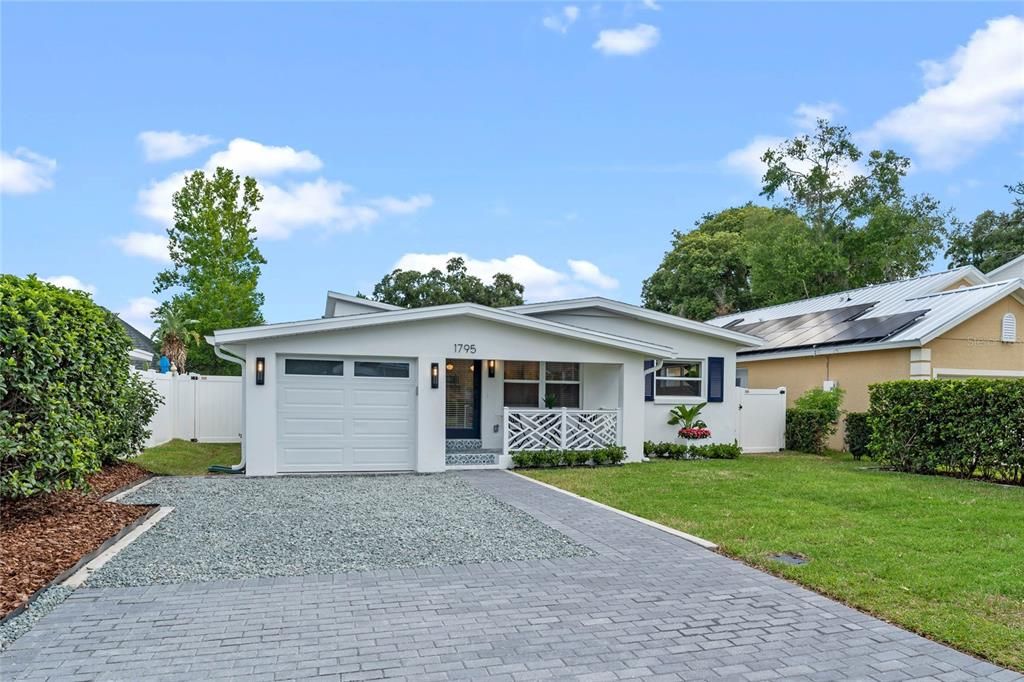 For Sale: $1,000,000 (5 beds, 3 baths, 1813 Square Feet)