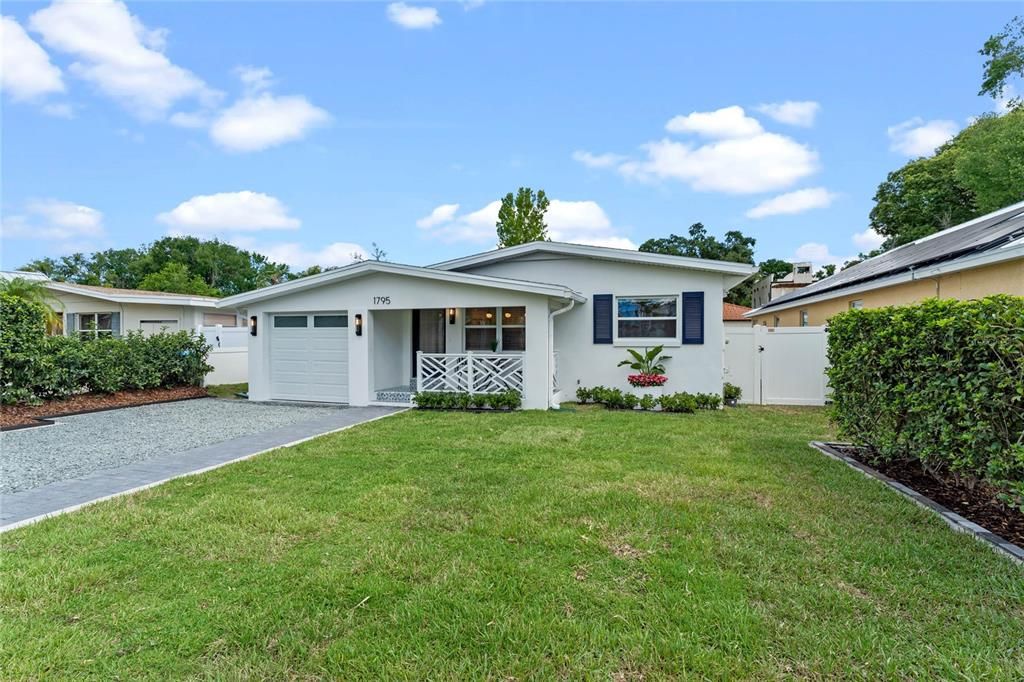 For Sale: $1,000,000 (5 beds, 3 baths, 1813 Square Feet)