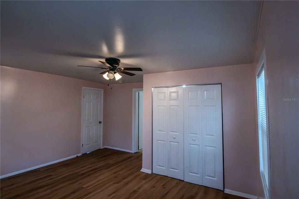 For Sale: $240,000 (3 beds, 1 baths, 1105 Square Feet)