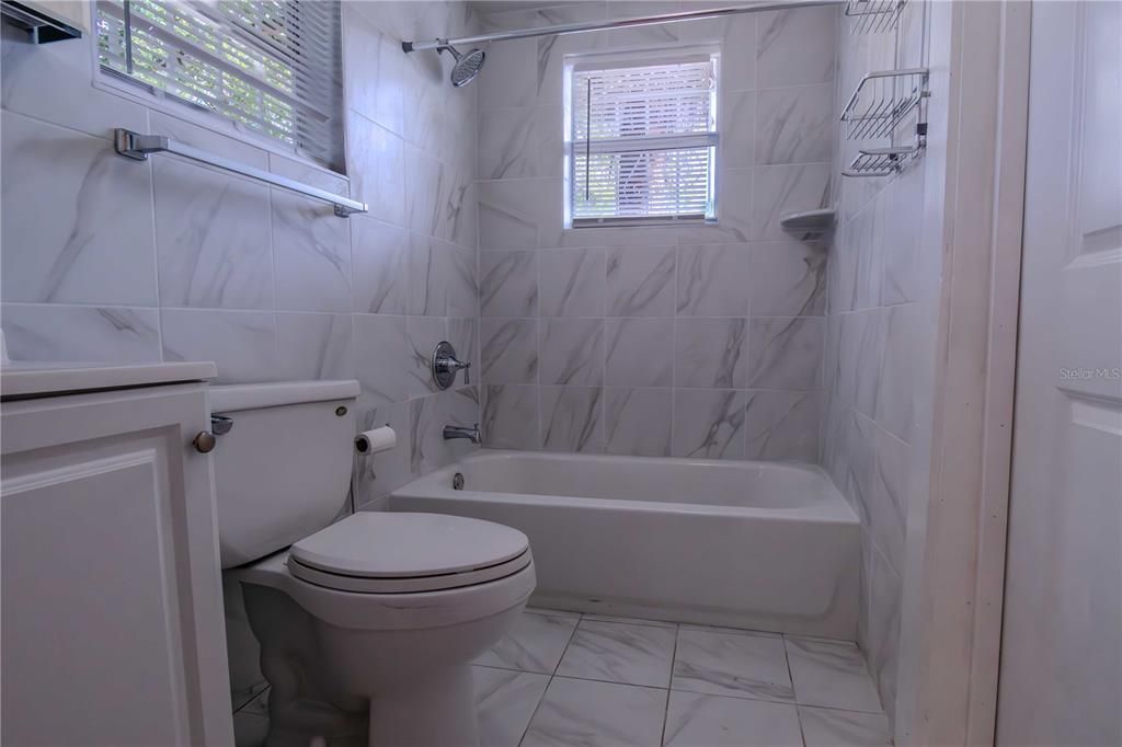 For Sale: $240,000 (3 beds, 1 baths, 1105 Square Feet)