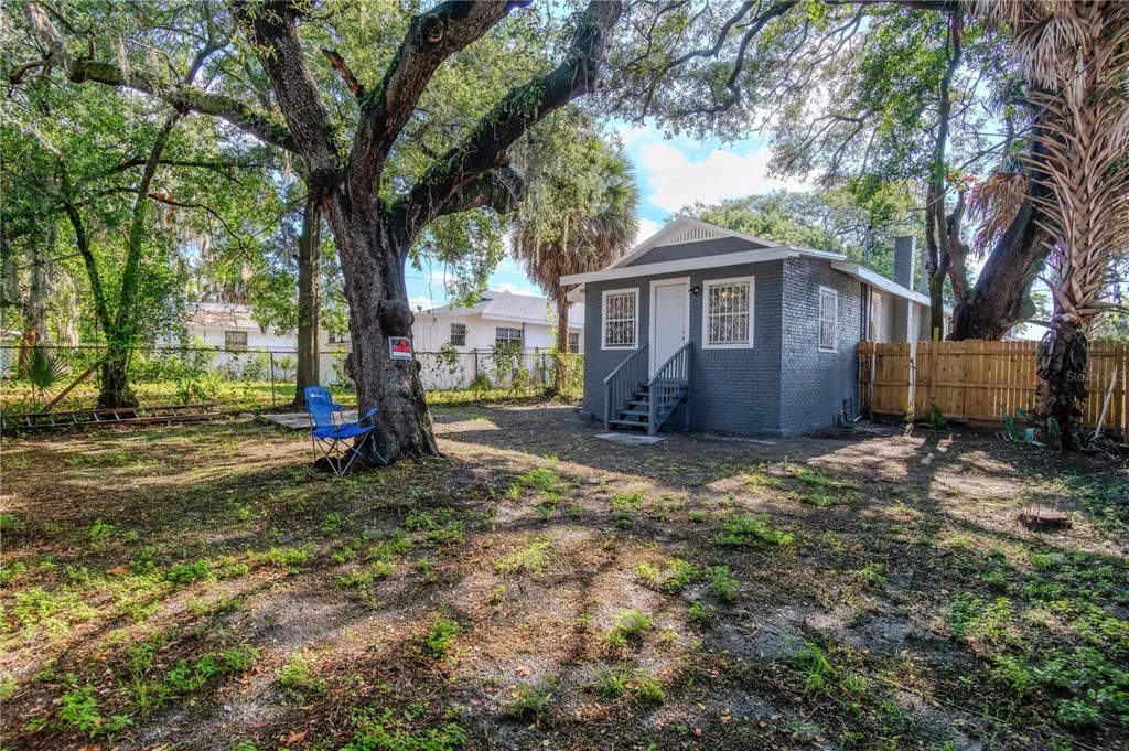 For Sale: $240,000 (3 beds, 1 baths, 1105 Square Feet)