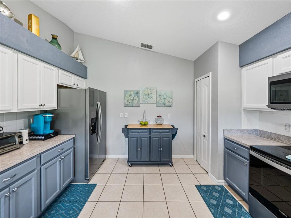 For Sale: $330,000 (3 beds, 2 baths, 1507 Square Feet)