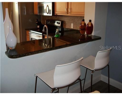 For Sale: $264,500 (2 beds, 2 baths, 1337 Square Feet)