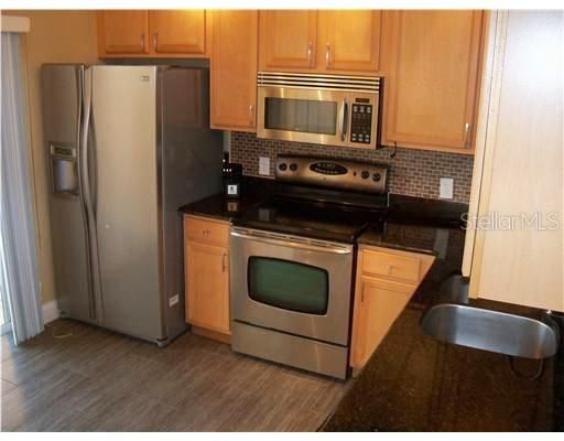 For Sale: $264,500 (2 beds, 2 baths, 1337 Square Feet)