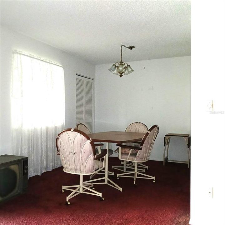 For Sale: $115,000 (2 beds, 1 baths, 1054 Square Feet)