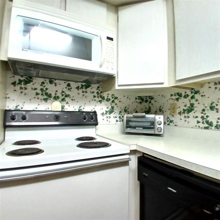 For Sale: $115,000 (2 beds, 1 baths, 1054 Square Feet)