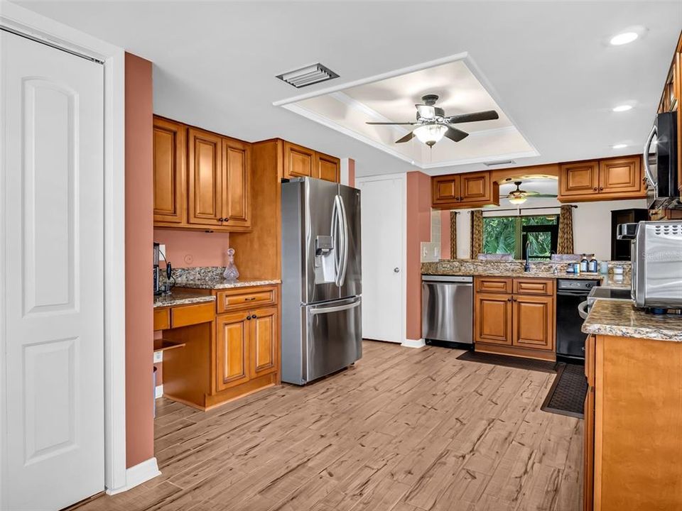 For Sale: $345,000 (3 beds, 2 baths, 1460 Square Feet)