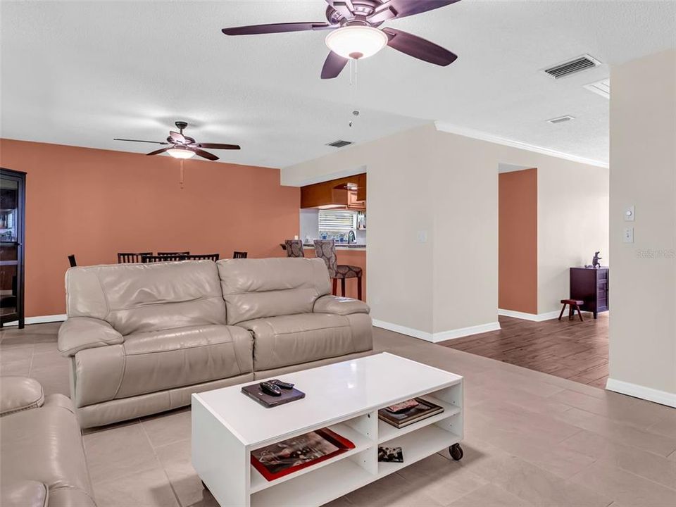 For Sale: $345,000 (3 beds, 2 baths, 1460 Square Feet)