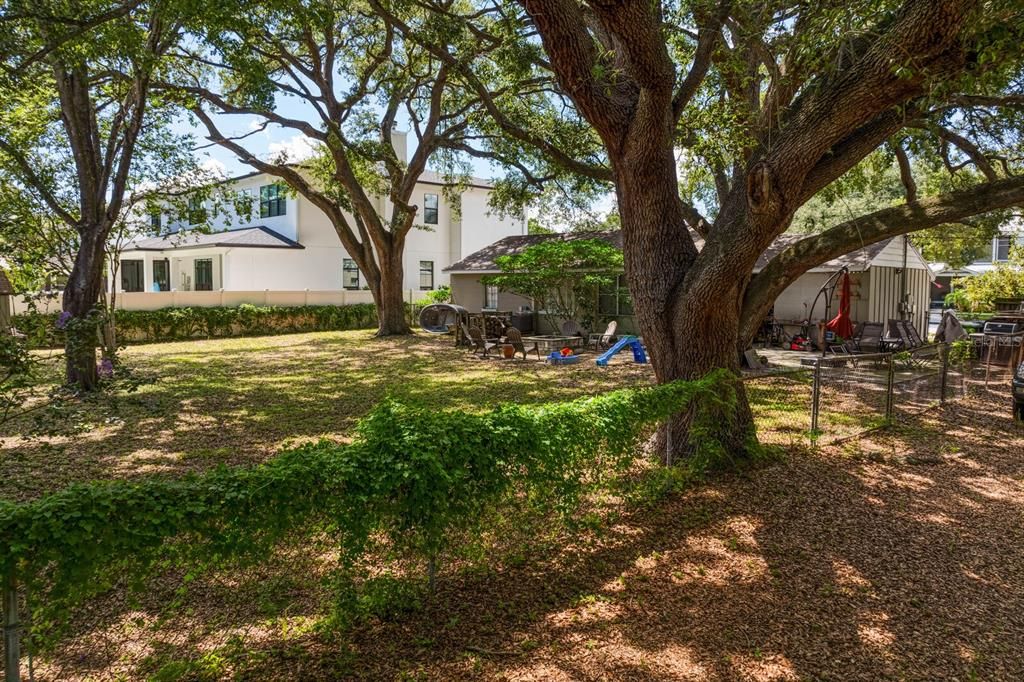 For Sale: $795,000 (3 beds, 1 baths, 1401 Square Feet)