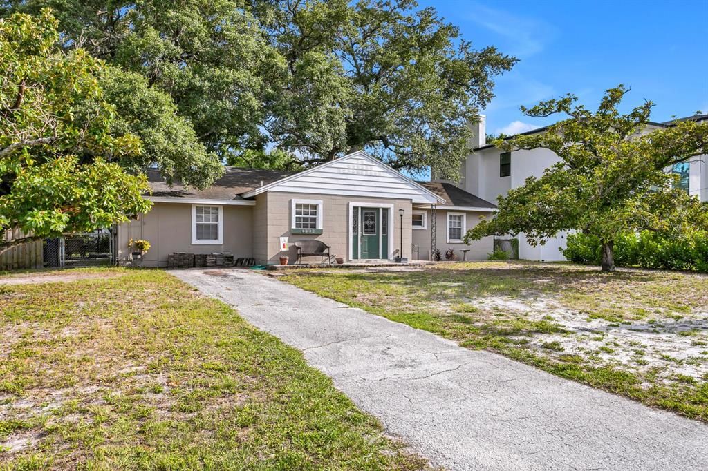 For Sale: $795,000 (3 beds, 1 baths, 1401 Square Feet)