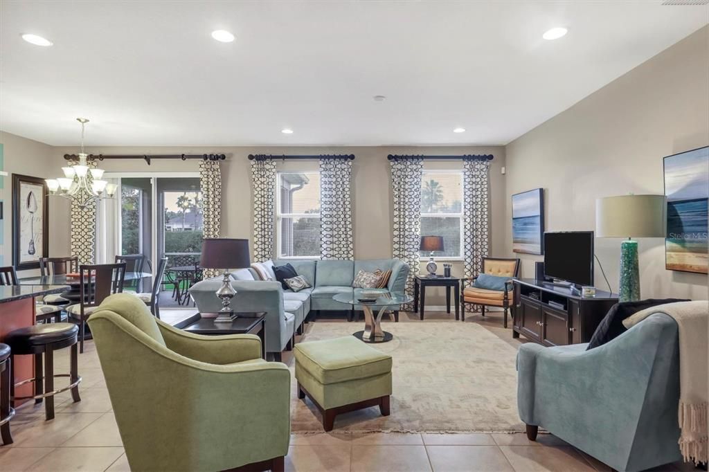 Active With Contract: $390,000 (4 beds, 2 baths, 1850 Square Feet)