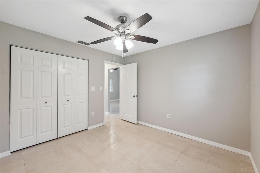 For Sale: $260,000 (2 beds, 2 baths, 956 Square Feet)