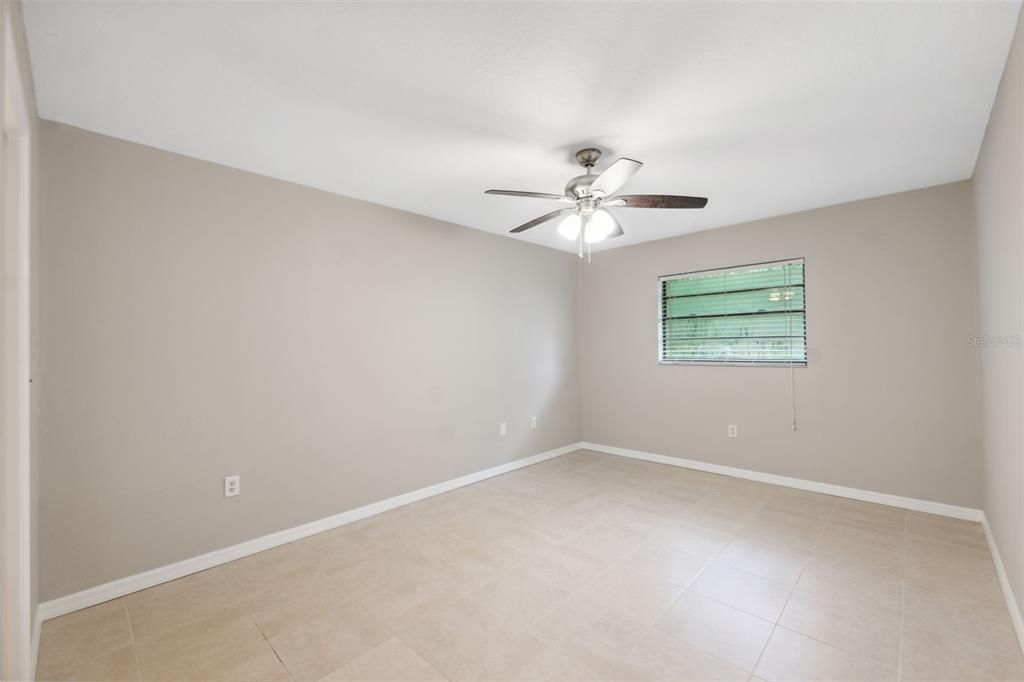 For Sale: $260,000 (2 beds, 2 baths, 956 Square Feet)