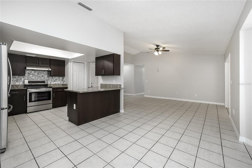 For Rent: $2,095 (3 beds, 2 baths, 1448 Square Feet)