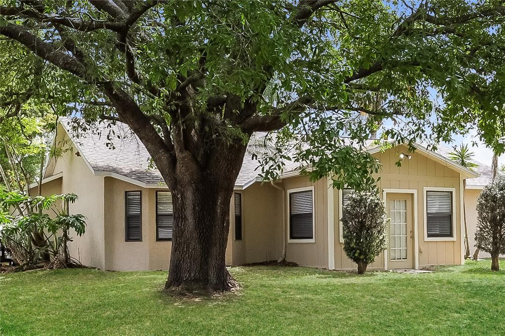 For Rent: $2,095 (3 beds, 2 baths, 1448 Square Feet)