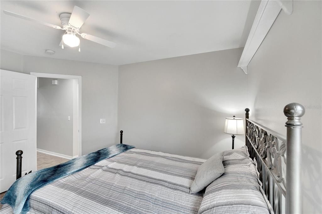 For Sale: $445,000 (3 beds, 2 baths, 1833 Square Feet)