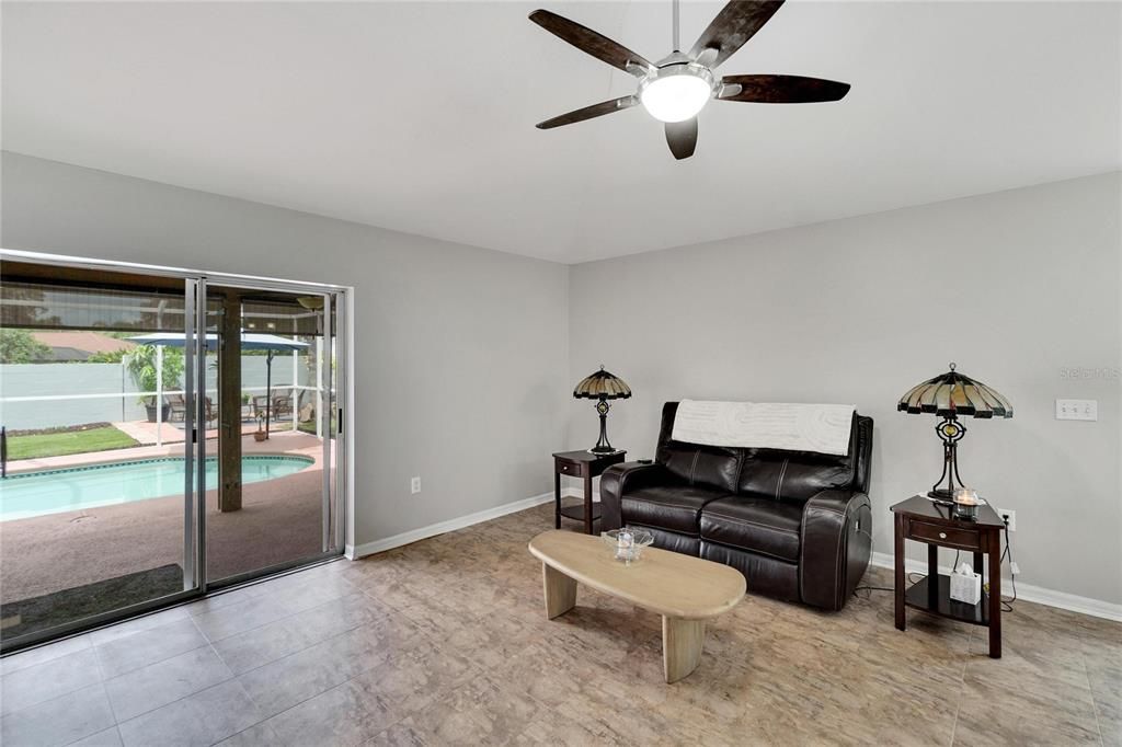 For Sale: $445,000 (3 beds, 2 baths, 1833 Square Feet)