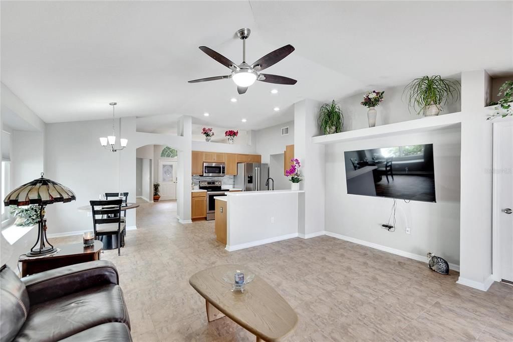 For Sale: $445,000 (3 beds, 2 baths, 1833 Square Feet)