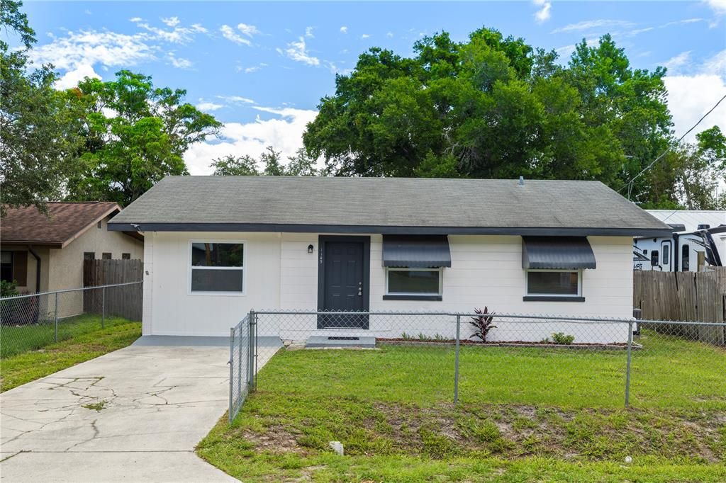 For Sale: $329,900 (3 beds, 1 baths, 1064 Square Feet)