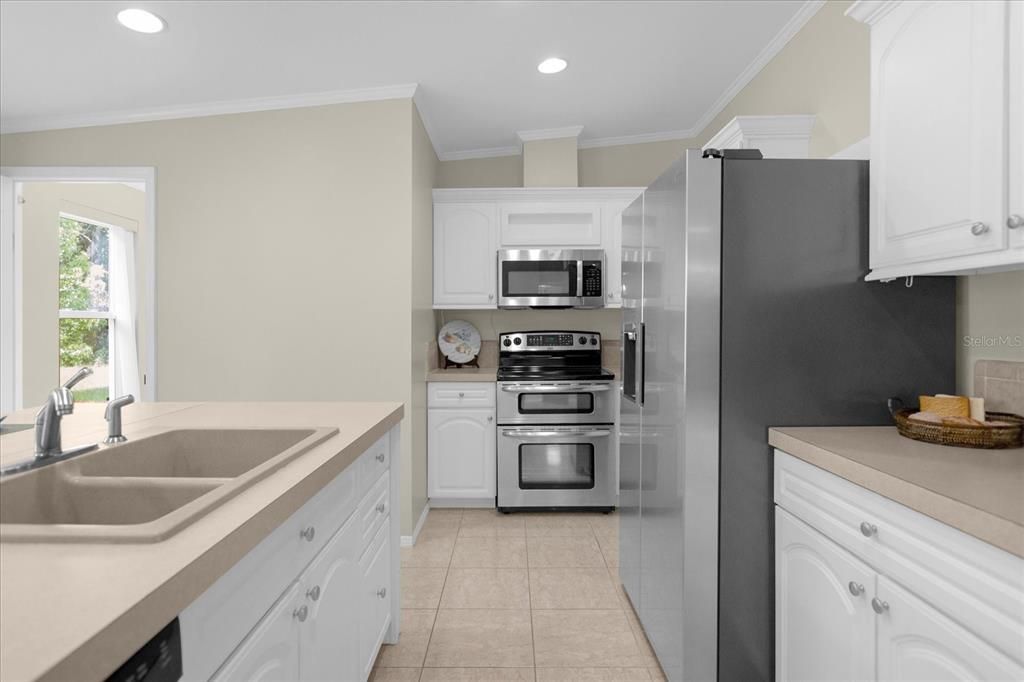 Spacious Kitchen, tons of cabinet storage